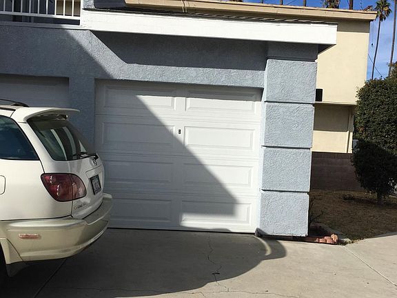 Garage (1 car parking)