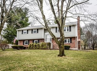 22 Tracy Lyn Rd, Holliston, MA 01746