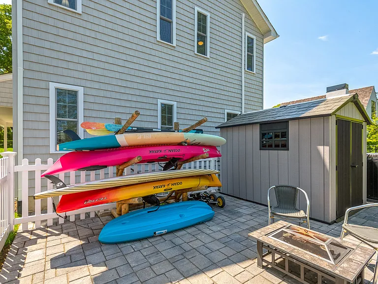 70 Ridge Dr — Photo 2
