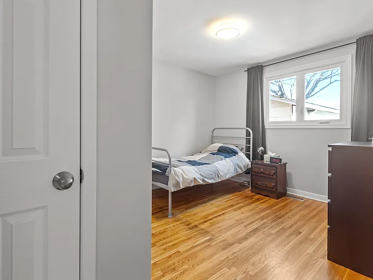 1263 Cobden Rd #1 — Photo 11