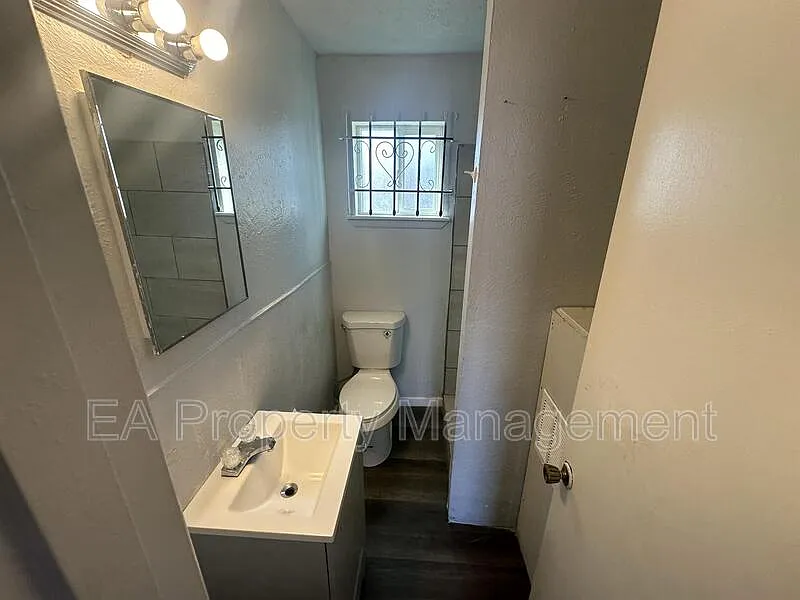 2 bed, 1.0 bath, 600 sqft, $1,000 — Photo 2
