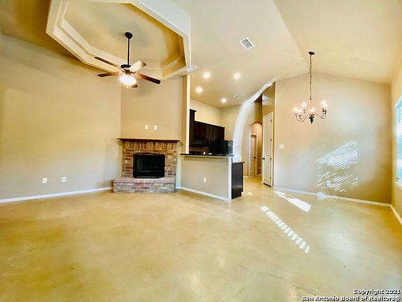 4th image of 252 Rosalie Dr