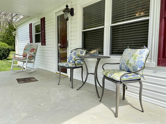 2nd image of 134 Sycamore Dr