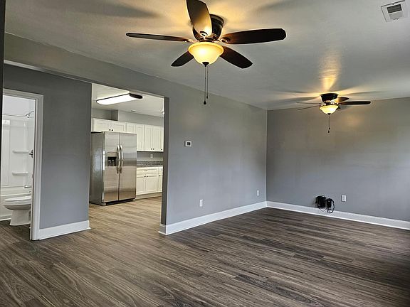 3rd image of 29 Fairview Cir S
