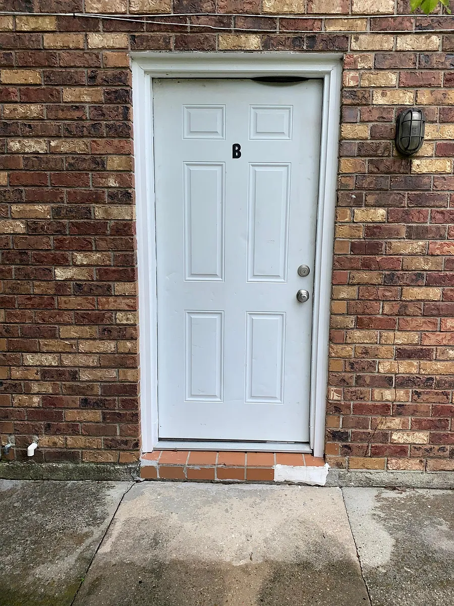 Front Door - 15874 S Sanderland Ave #B