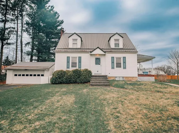 4 Colonial Ridge Rd, Johnstown, PA 15904