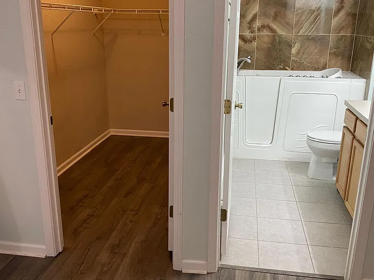 Walk-in closet