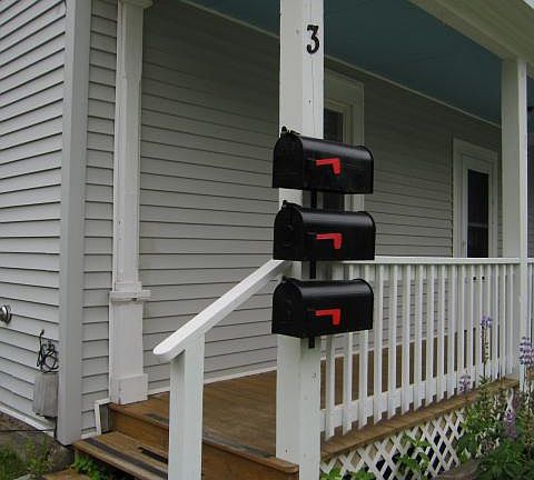 front private entry from porch