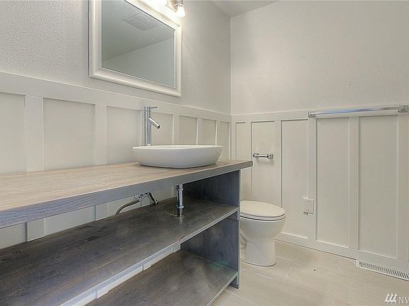 4th image of 2117 Coleman Ave NW