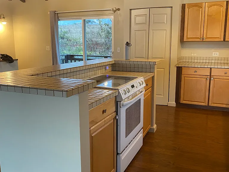 3882 Mahinahina St — Photo 6