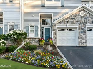 18 Bridgepointe Dr #207, South Amboy, NJ 08879