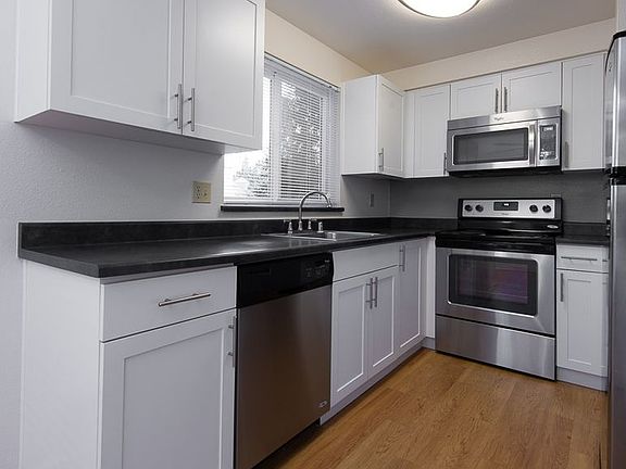 3rd image of 13842 NE 8th St #C201
