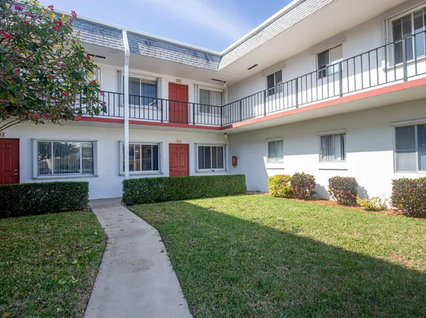 3320 Lake Osborne Drive #204, Lake Worth Beach, FL 33461