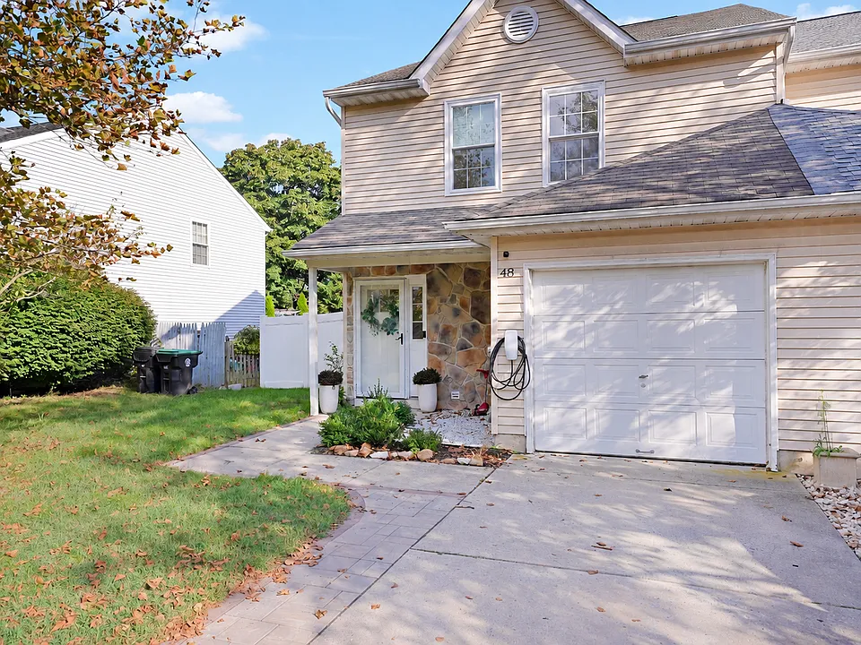 48 Highmeadows Dr