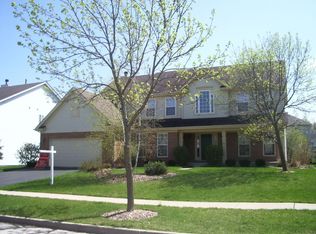 7413 Clarewood Ln, Gurnee, IL 60031