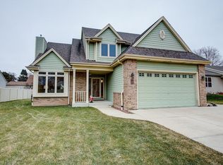 4204 S 95th St, Greenfield, WI 53228