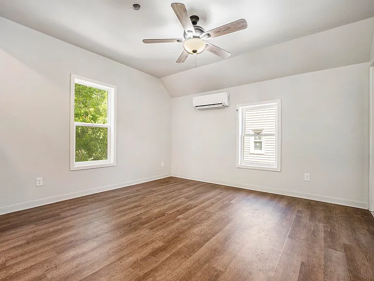 1912 S Burdick St #2 — Photo 8