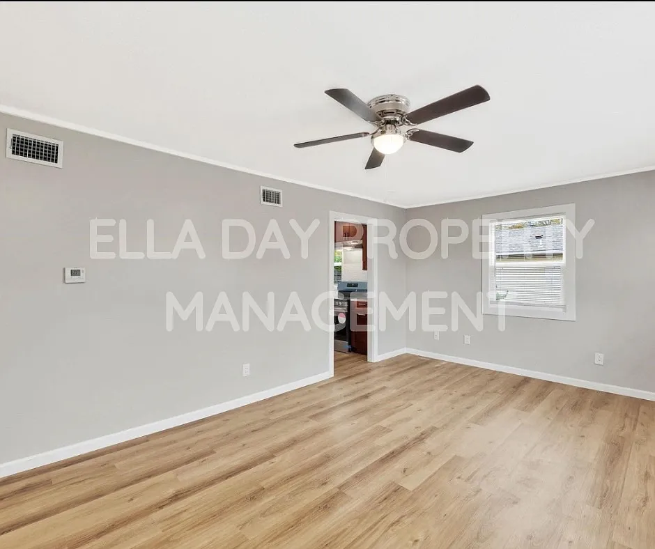2505 N Chautauqua Ave — Photo 3