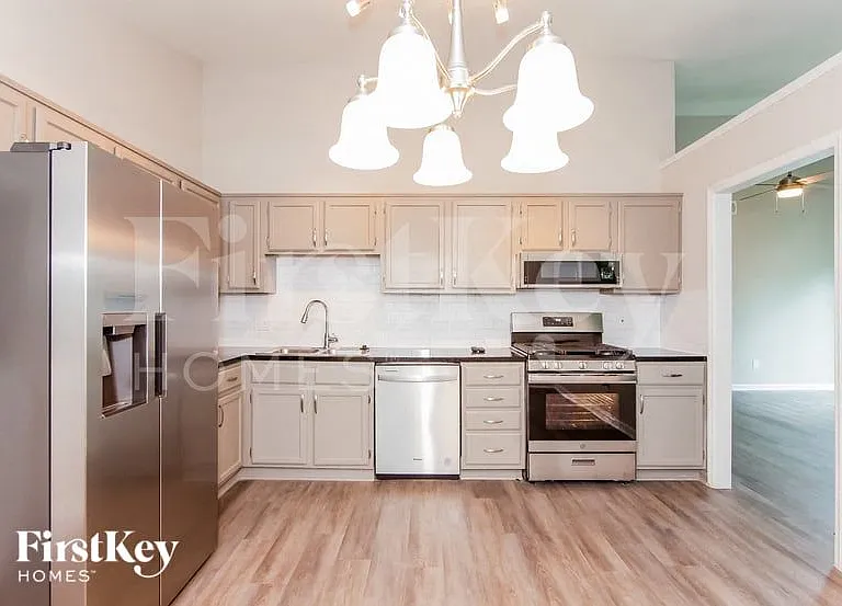 1320 Eagles Landing Dr — Photo 6