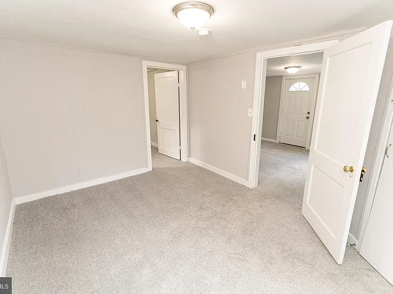 115 Davis Ln — Photo 13