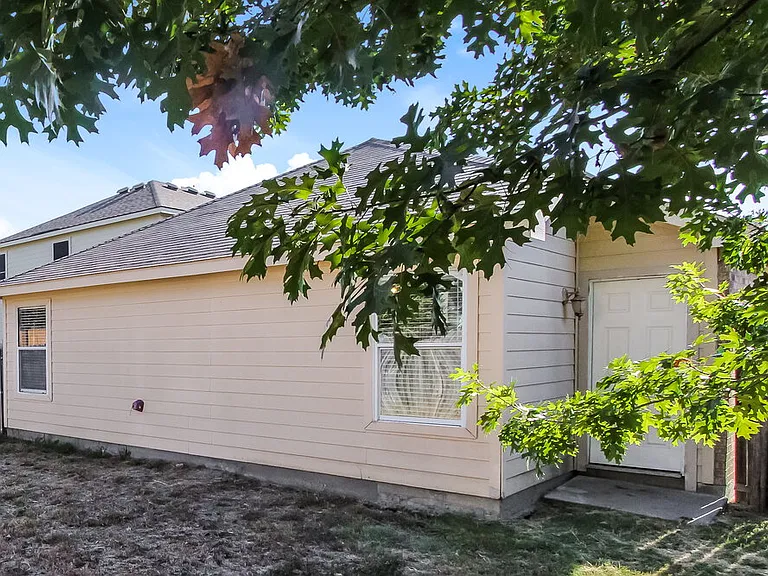 4812 Waterford Dr — Photo 16