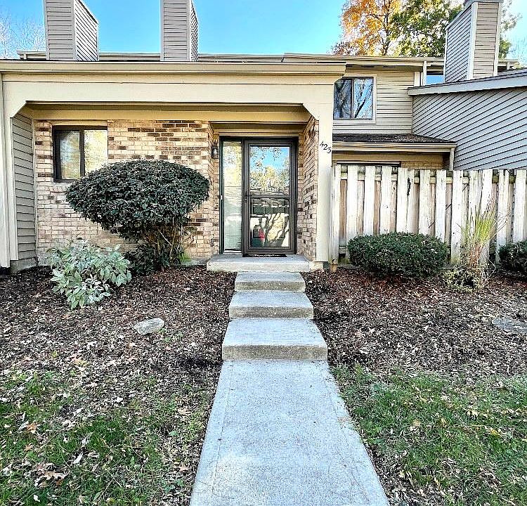 1st image of 423 Jamestown Cir