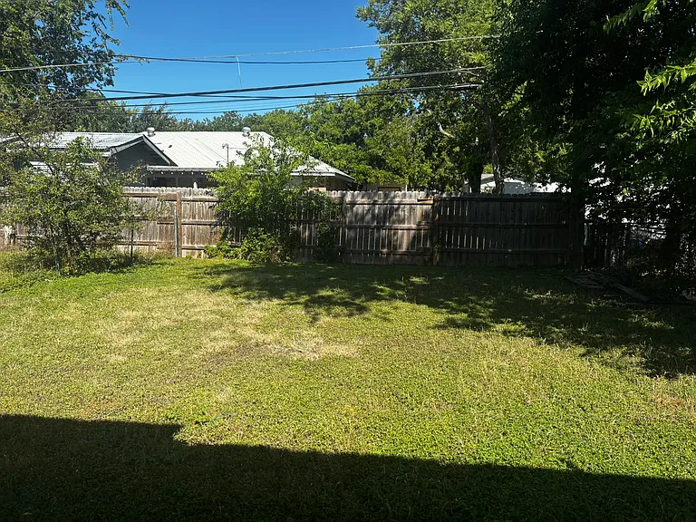 1006 Georgetown Rd — Photo 3
