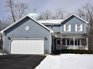 1540 Robincrest Ln, Lindenhurst, IL 60046