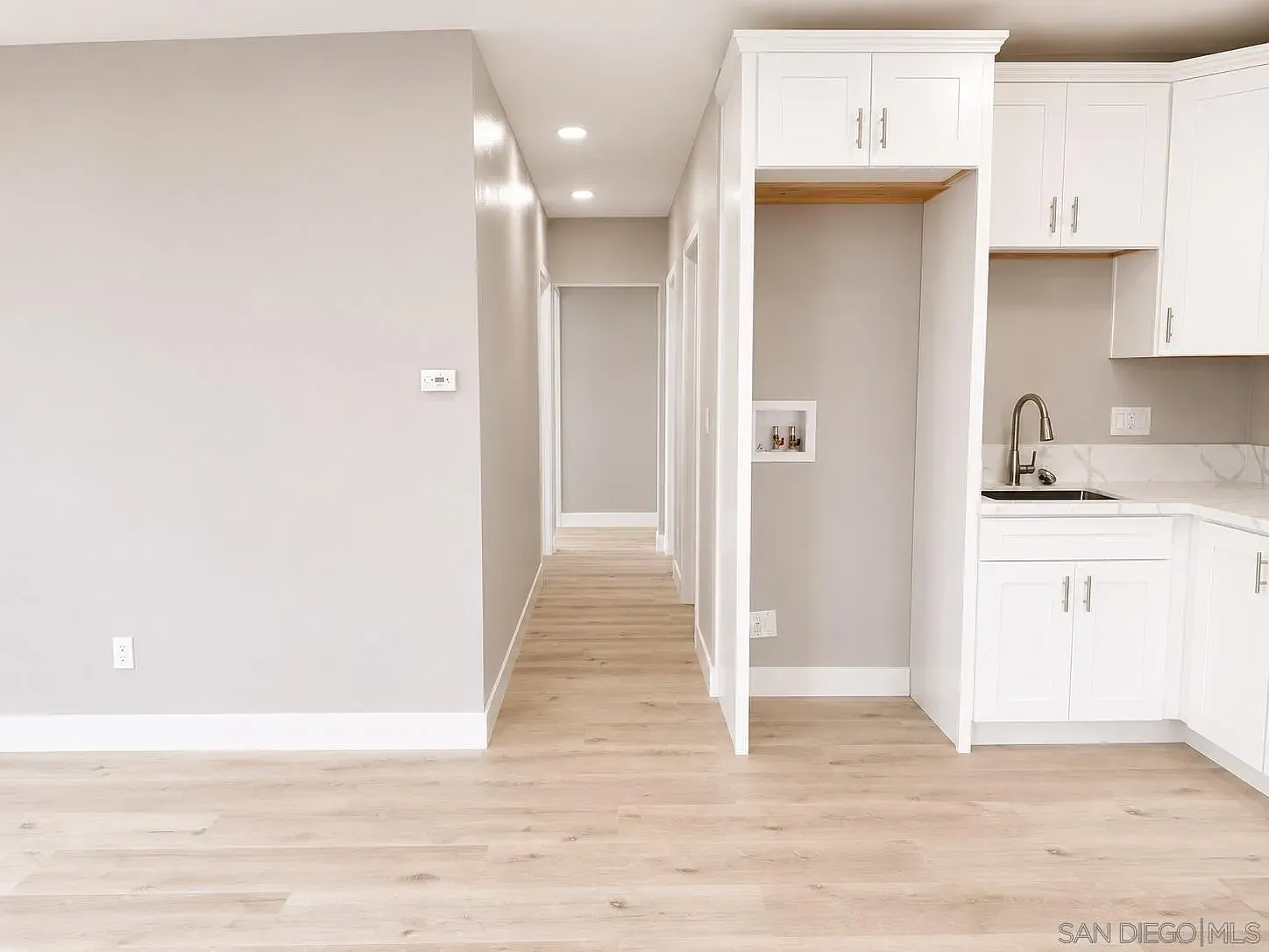 3 bed, 2.0 bath, 1050 sqft, $2,695 — Photo 4