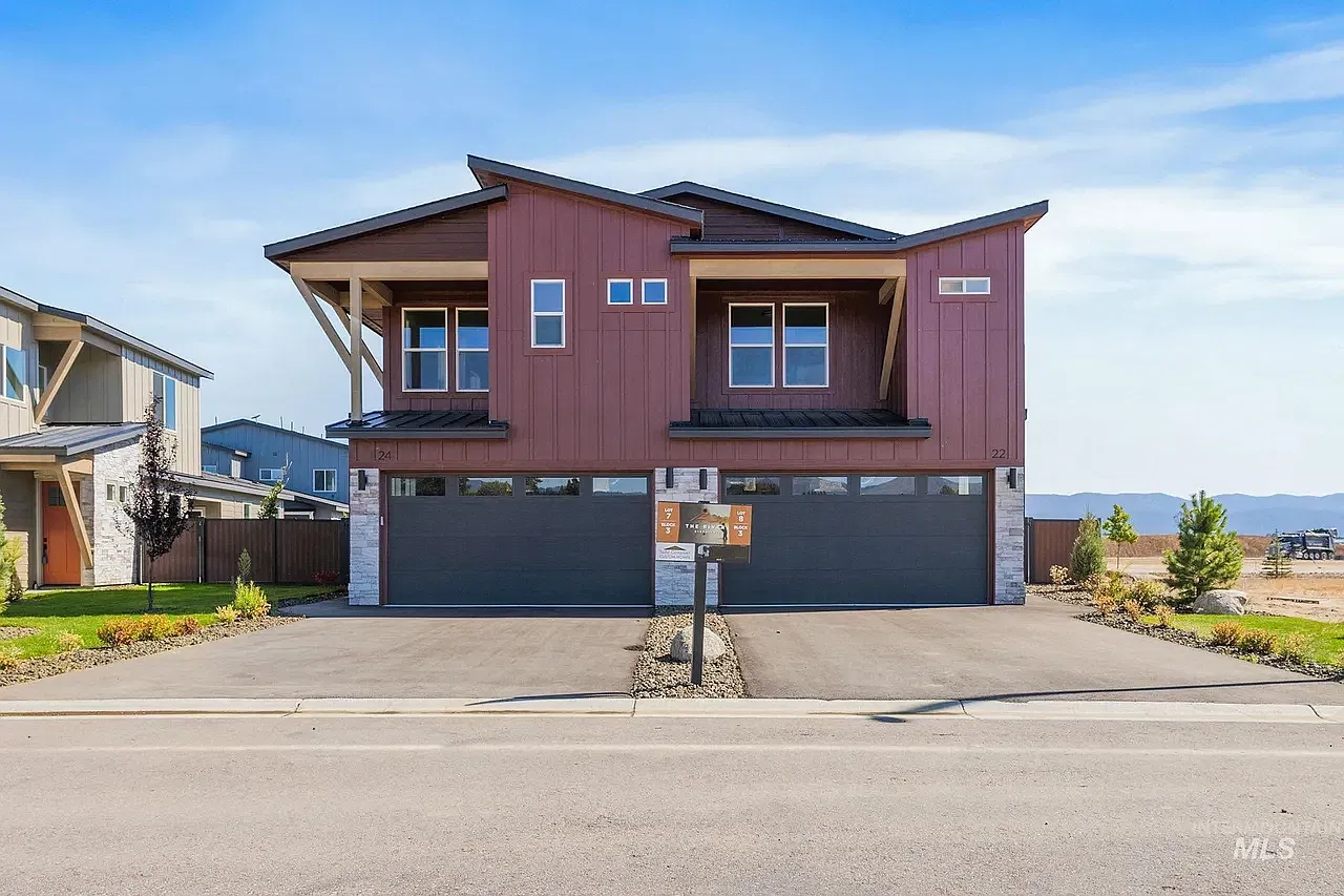 2 bed, 2.5 bath, 1692 sqft, $1,950 — Photo 1