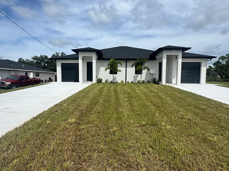 4910 Golfview Blvd — Photo 1