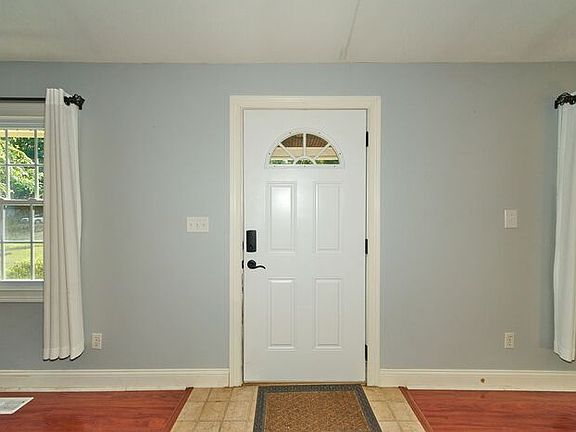 3rd image of 5514 Winthrop Ave