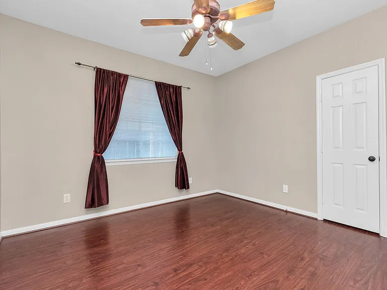1915 Crescent Oak Dr — Photo 39