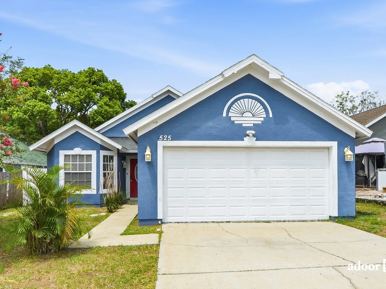 3 bed, 2.0 bath, 1340 sqft, $2,120 — Photo 1