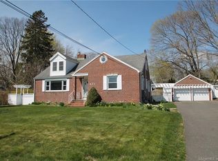 421 Bridgeview Pl, Stratford, CT 06614