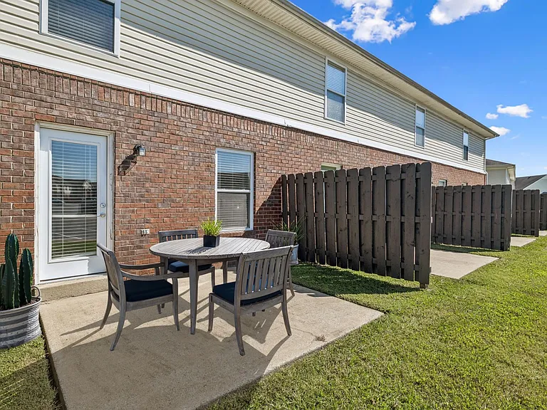 Two Bedroom B - 2 Bed / 1.5 Bath - 1,050 Sq.Ft.