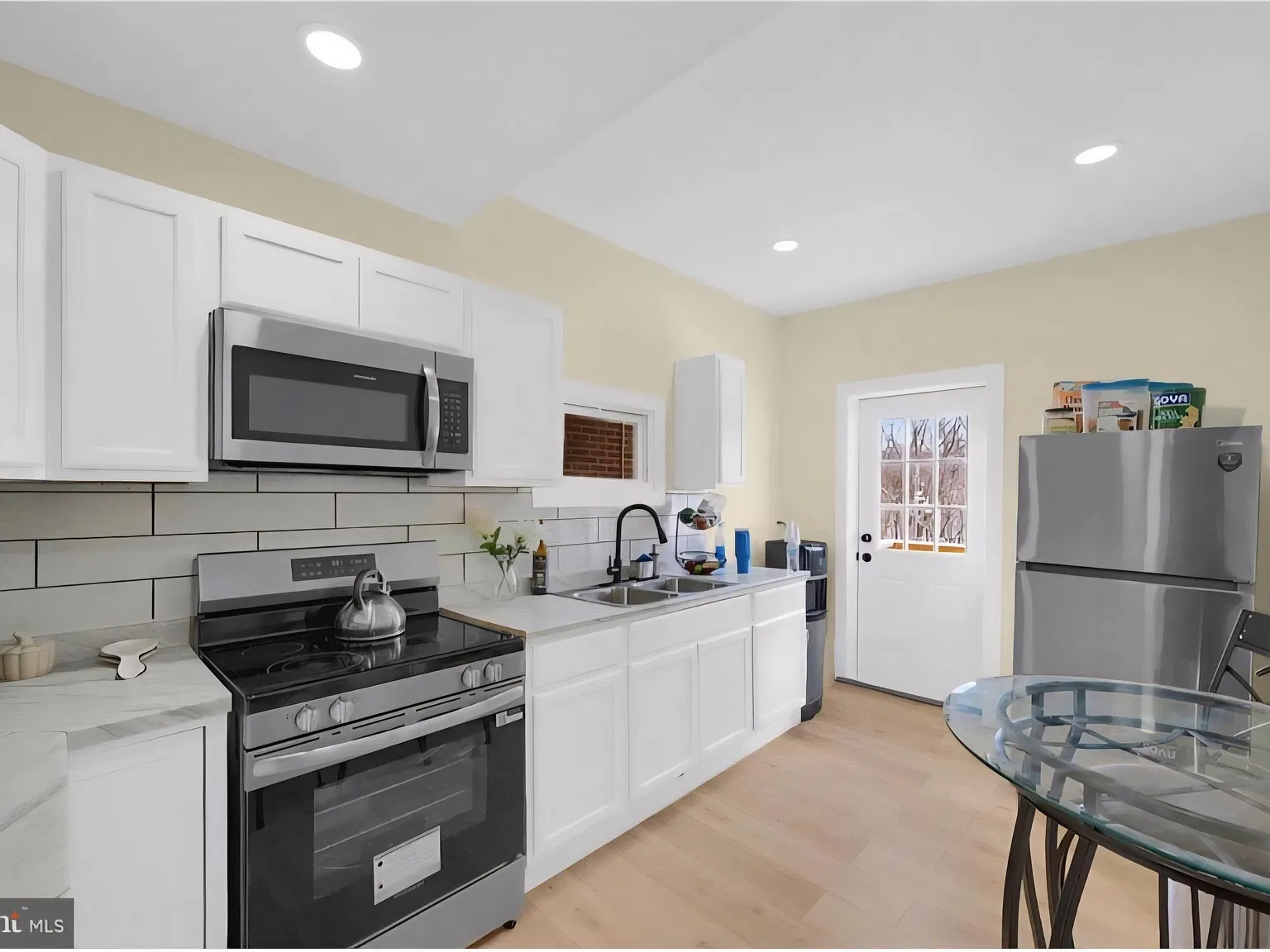 4 bed, 1200 sqft, $1,100 — Photo 4