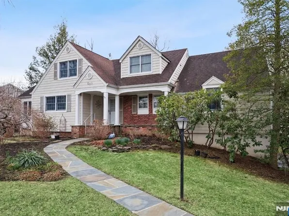 8 Bennington Rd, Morristown, NJ 07960