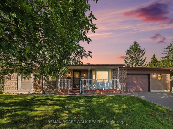 389 Hatfield Cres, Ottawa, ON K1E 1M6