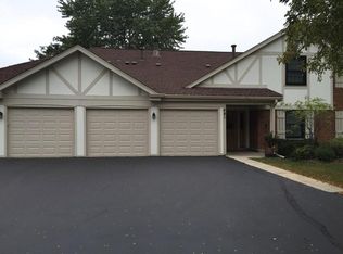 481 Thornhill Ln APT A2, Wheeling, IL 60090