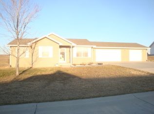 621 French St, Carson, IA 51525