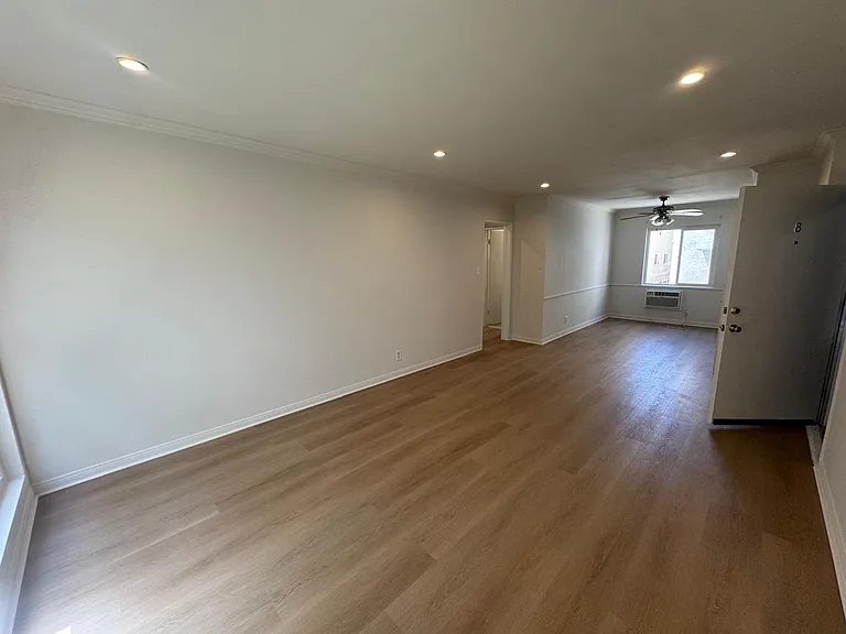 1541 N Detroit St #8 — Photo 16