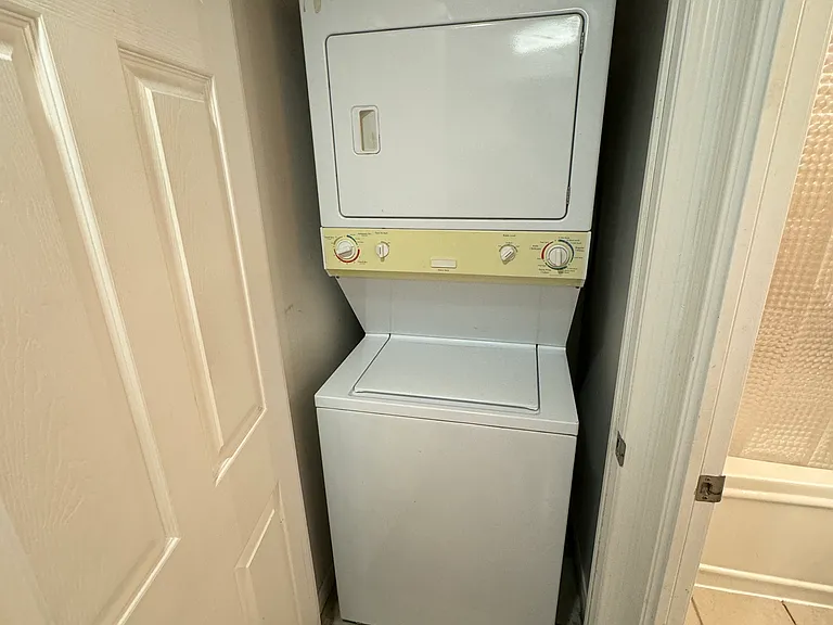 28 Harrison Garden Blvd #25 — Photo 10
