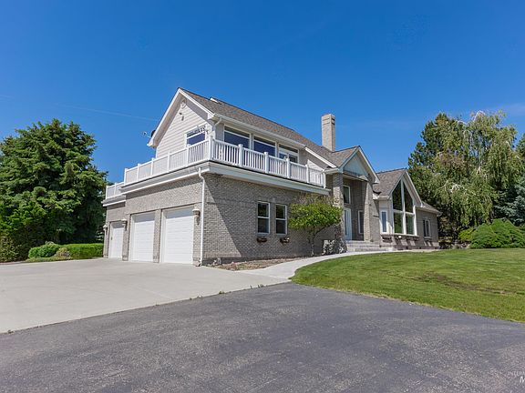 3rd image of 8864 Rim Rd