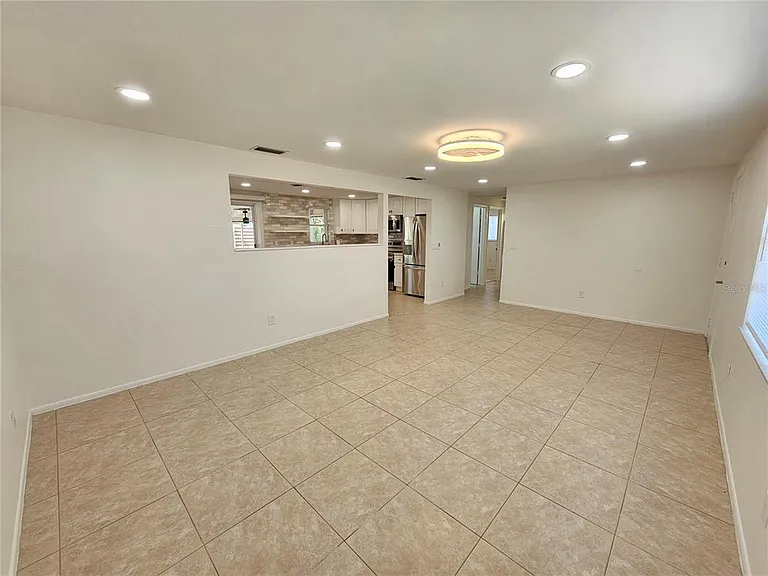 8820 Pohoy Ave — Photo 5