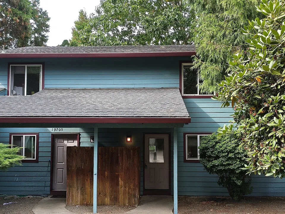 19703 SW 68th Ave