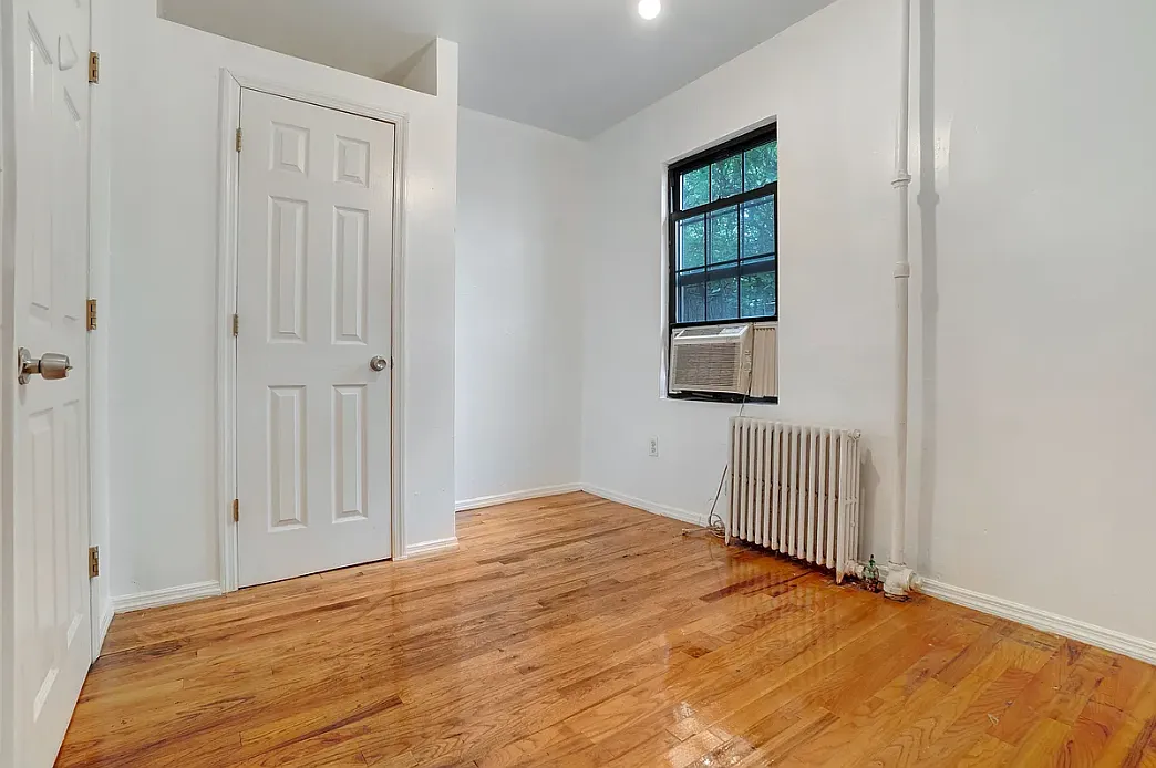 95 North Seventh Street — Photo 3