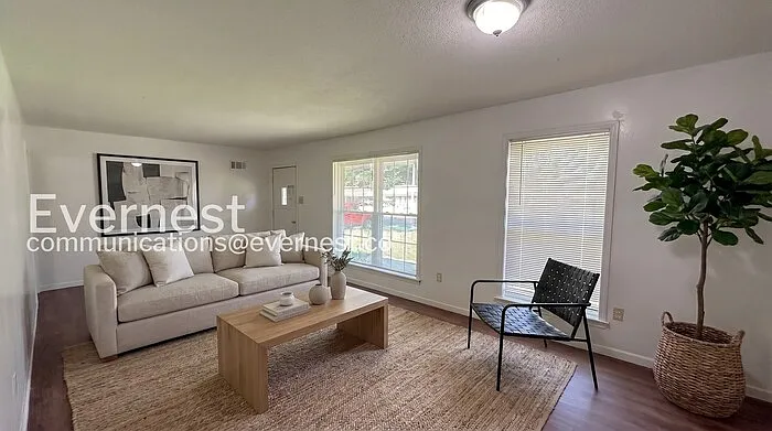 3 bed, 2.0 bath, 1522 sqft, $1,295 — Photo 3