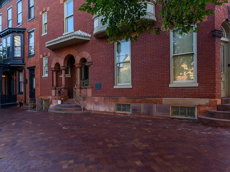 132 State St — Photo 9