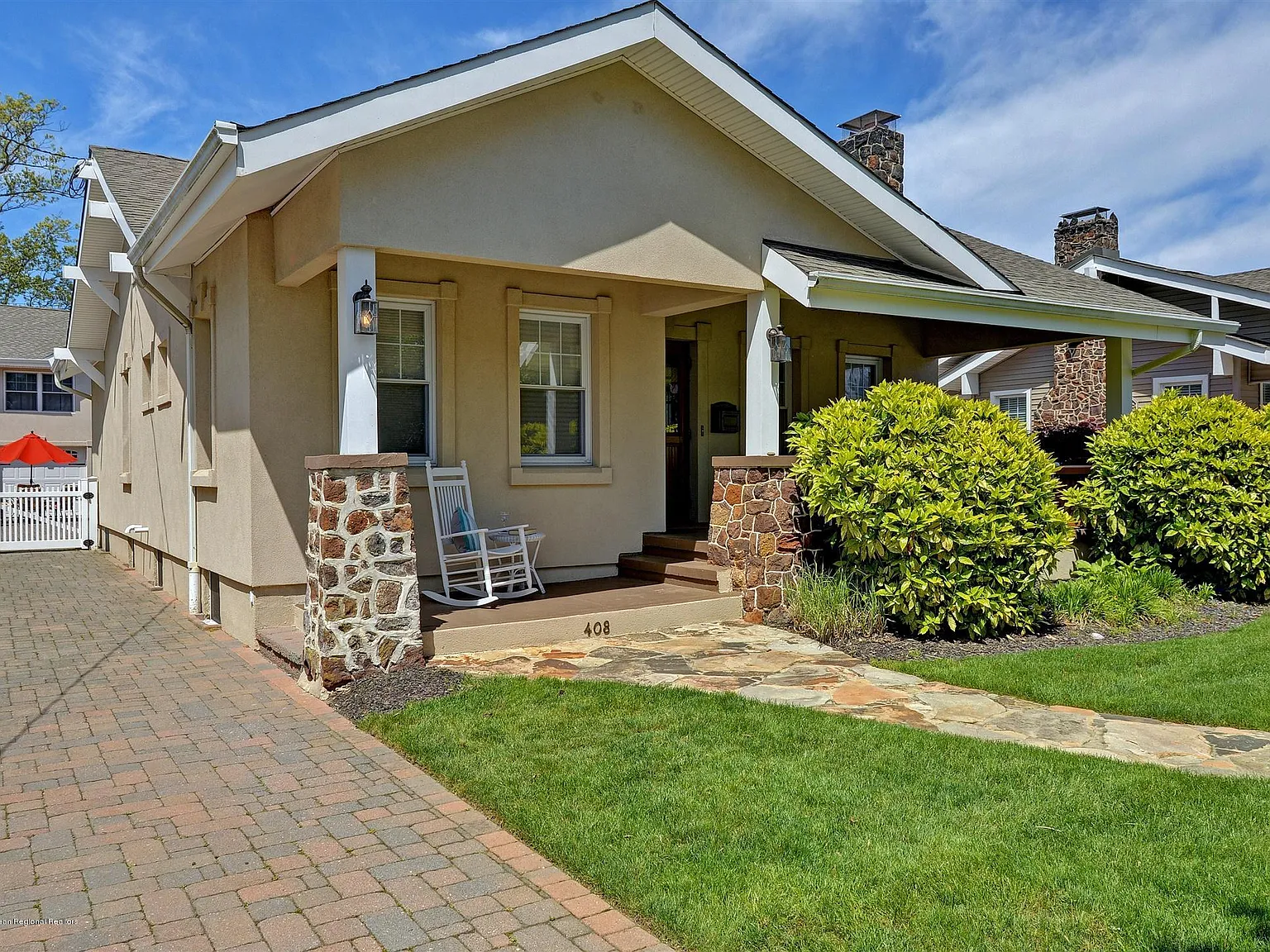 3 bed, 2.5 bath, 2183 sqft, $12,000 — Photo 2